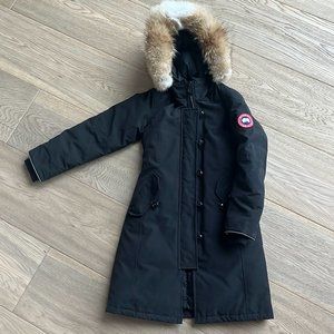 Canada Goose Kids Girls xs Black Brittania Down Jacket